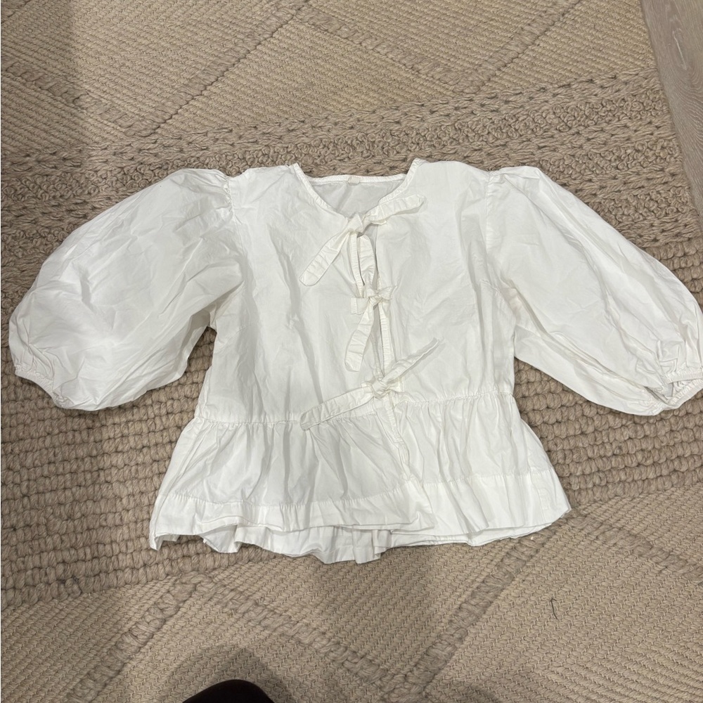 Tie front puff sleeve top